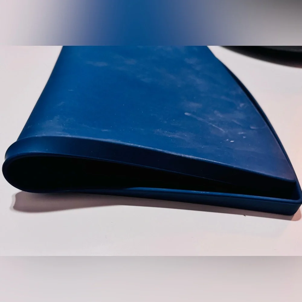 XL 19” Navy Blue Silicone Dog Feeding Mat Waterproof Easy Clean
